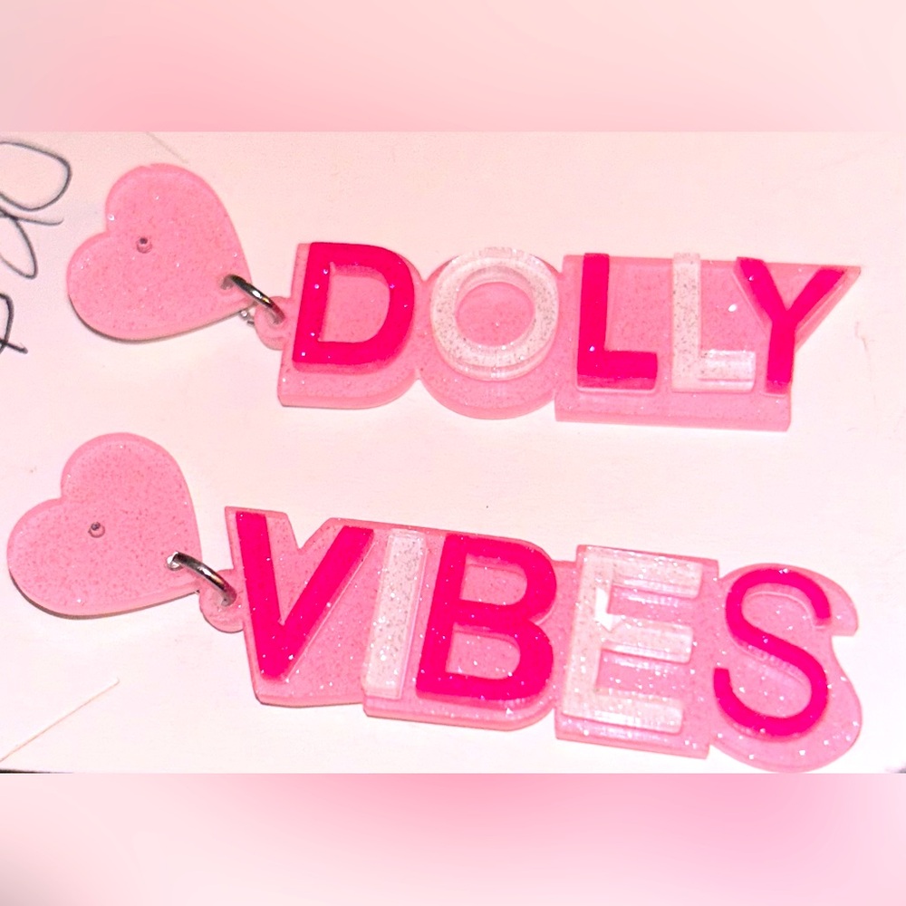 Dolly Earrings 🩷💕